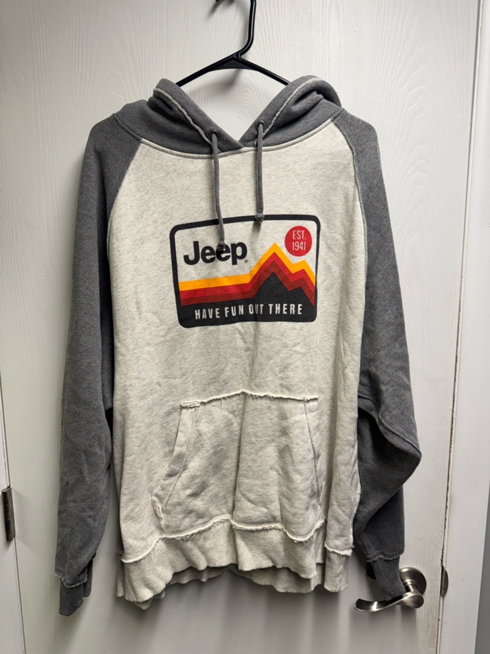J. America Two-Tone Gray and Cream Jeep Graphic Hooded Sweatshirt